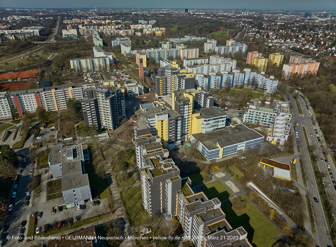 21.03.2023 - Luftbilder vom Marx-Zentrum in Neuperlach